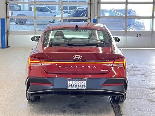 2025 Hyundai ELANTRA Limited