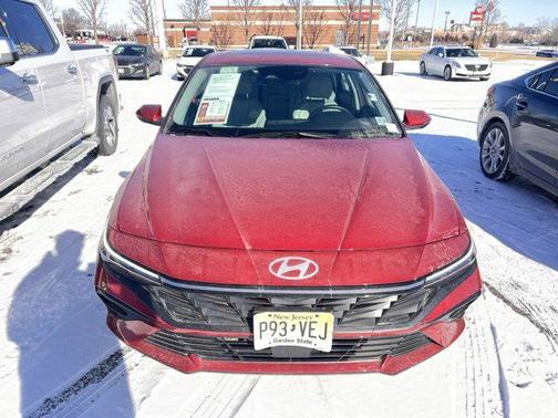 2025 Hyundai ELANTRA Limited