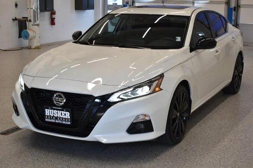 2022 Nissan Altima SR FWD