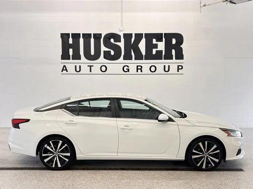 2022 Nissan Altima SR FWD