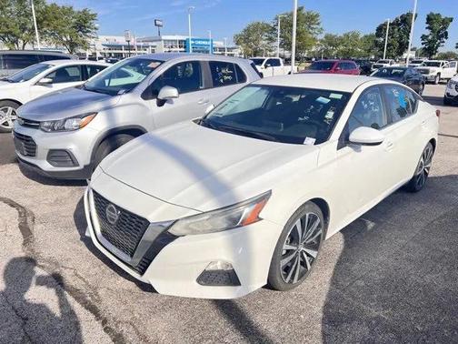 2022 Nissan Altima SR FWD