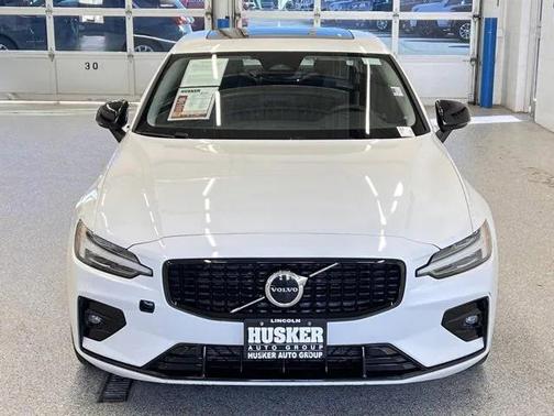 2024 Volvo S60 B5 Core Dark Theme