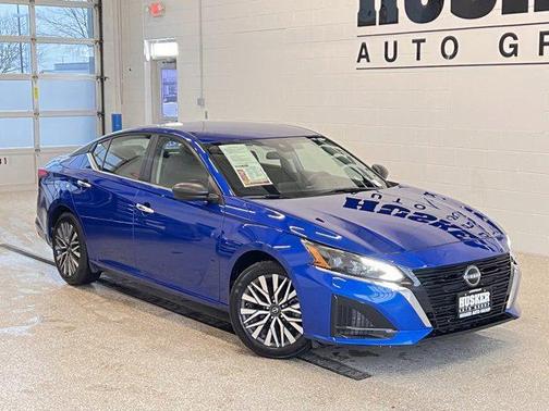 2025 Nissan Altima SV FWD