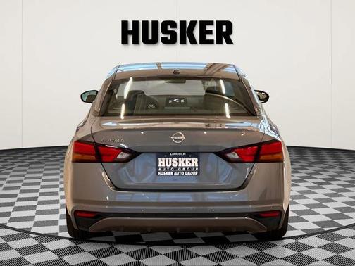 Gun Metallic 2025 Nissan Altima SV FWD