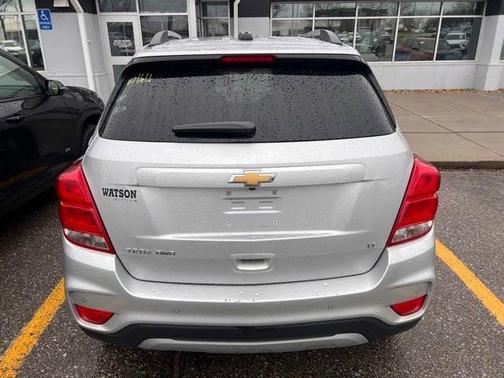 Silver Ice Metallic 2020 Chevrolet Trax LT