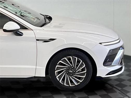 2025 Hyundai SONATA Hybrid SE