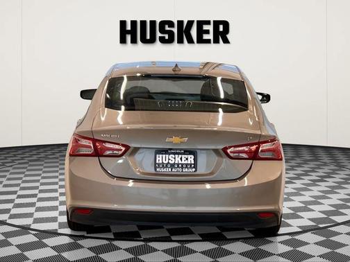 Mineral Gray Metallic 2022 Chevrolet Malibu FWD LT