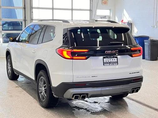 2025 GMC Acadia AWD Elevation