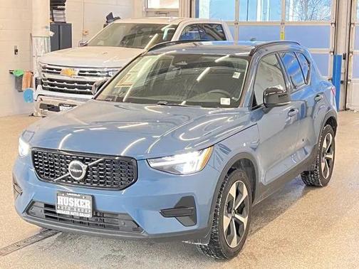 2024 Volvo XC40 B5 Core Bright Theme