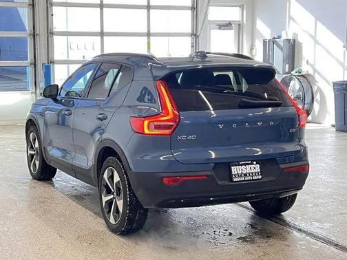 2024 Volvo XC40 B5 Core Bright Theme