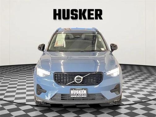 2024 Volvo XC40 B5 Core Bright Theme