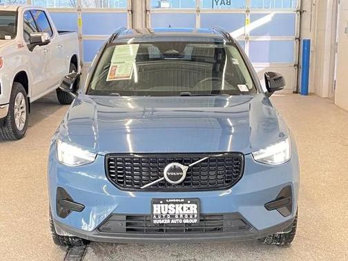 2024 Volvo XC40 B5 Core Bright Theme