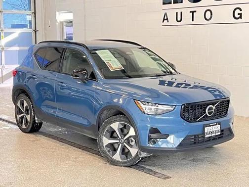 2024 Volvo XC40 B5 Core Bright Theme