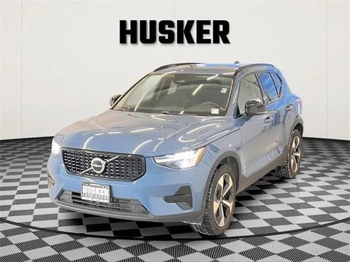 2024 Volvo XC40 B5 Core Bright Theme