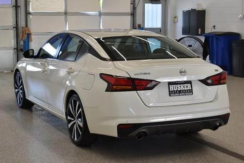 2022 Nissan Altima SR FWD
