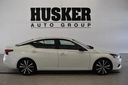 2022 Nissan Altima SR FWD