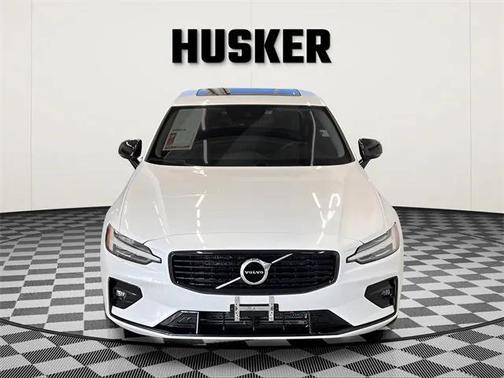 2021 Volvo S60 T5 Momentum