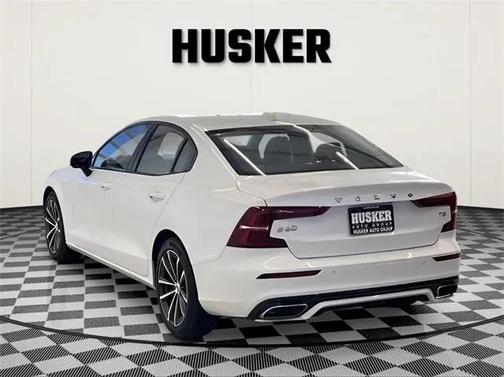2021 Volvo S60 T5 Momentum