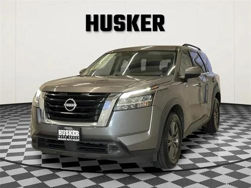 2022 Nissan Pathfinder SV 4WD