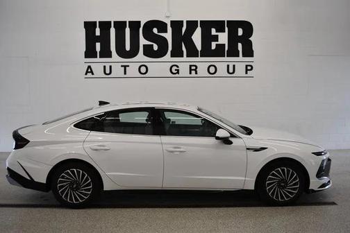 2024 Hyundai SONATA Hybrid SE