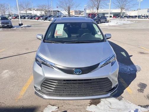 2025 Toyota Sienna XLE