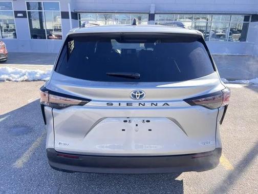 2025 Toyota Sienna XLE