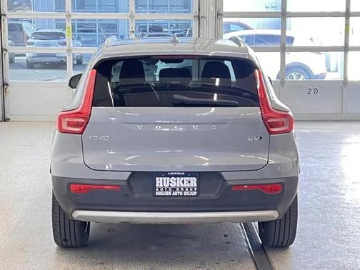 2024 Volvo XC40 B5 Core Bright Theme