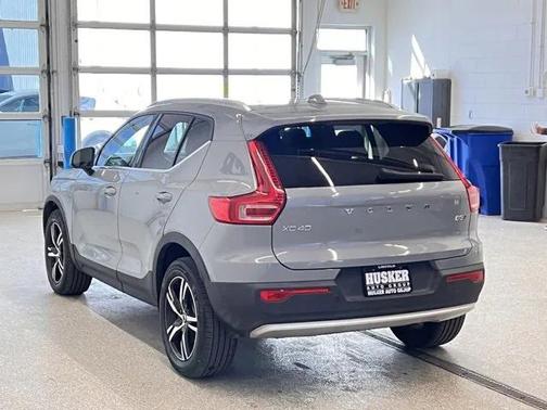 2024 Volvo XC40 B5 Core Bright Theme
