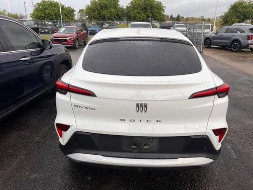 Summit White 2025 Buick Envista Preferred FWD