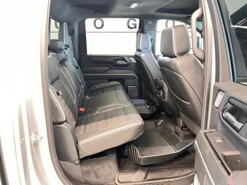 2025 GMC Sierra 2500 AT4