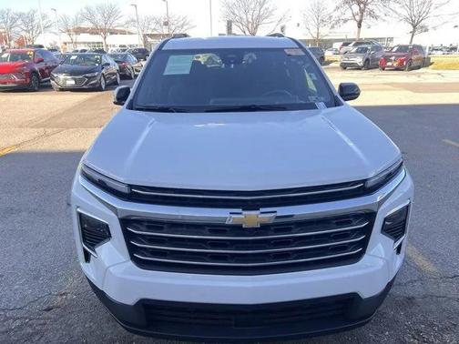 2025 Chevrolet Traverse LT