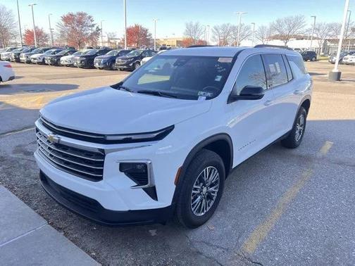 2025 Chevrolet Traverse LT