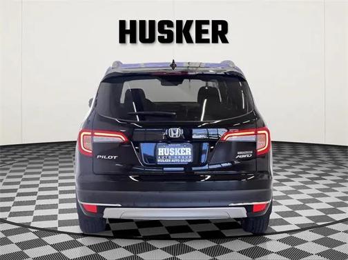 2022 Honda Pilot Touring 8-Passenger