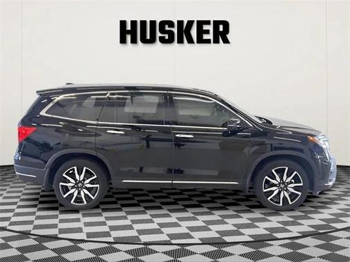 2022 Honda Pilot Touring 8-Passenger