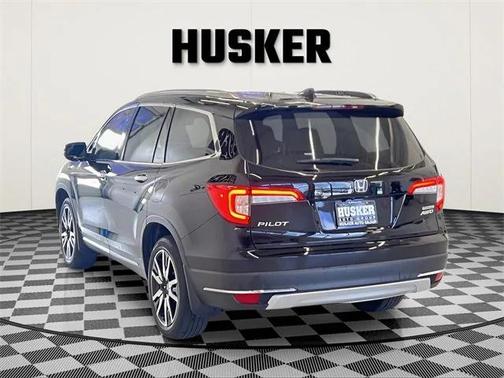 2022 Honda Pilot Touring 8-Passenger