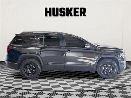 2022 GMC Acadia AT4