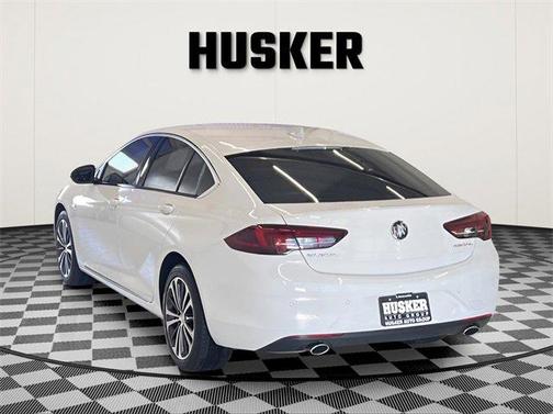 2018 Buick Regal Sportback Essence