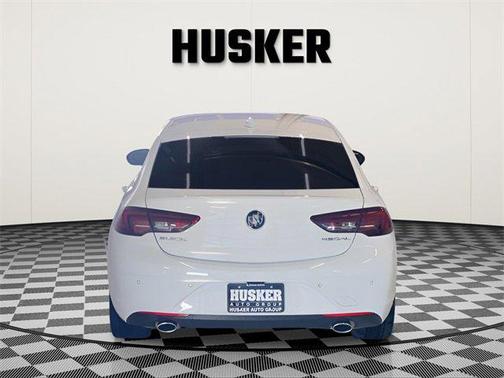 2018 Buick Regal Sportback Essence