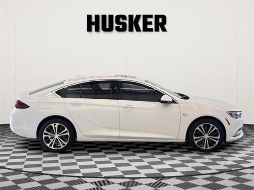 2018 Buick Regal Sportback Essence