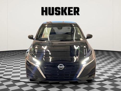 Super Black 2025 Nissan Altima SV FWD