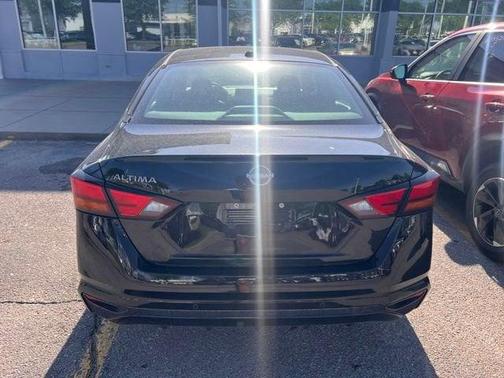Super Black 2025 Nissan Altima SV FWD