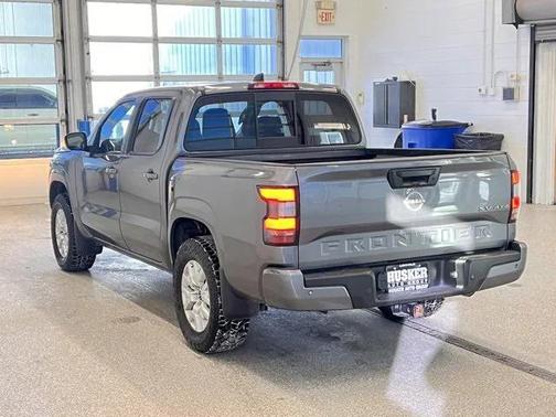 2022 Nissan Frontier SV