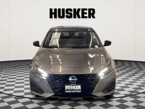 2025 Nissan Altima SR FWD