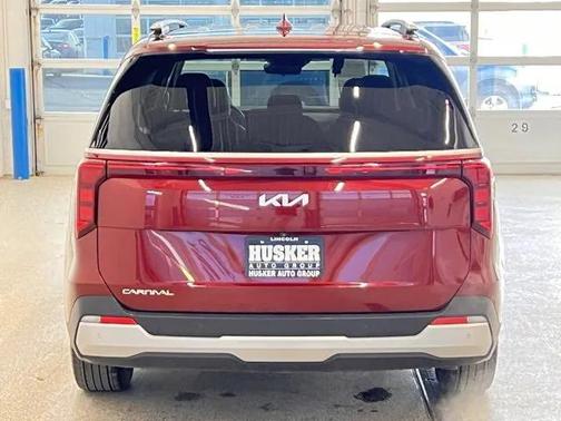 2025 Kia Carnival EX
