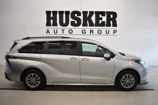 2024 Toyota Sienna XLE 8 Passenger