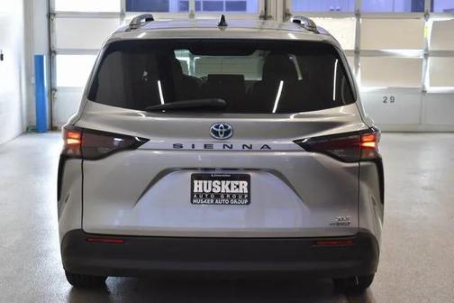 2024 Toyota Sienna XLE 8 Passenger