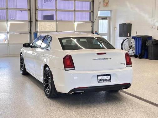 2019 Chrysler 300 S