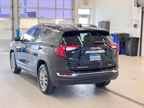 2024 GMC Terrain SLT