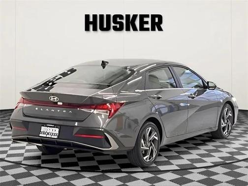 2025 Hyundai ELANTRA SEL