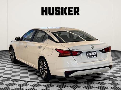 White 2025 Nissan Altima SV FWD